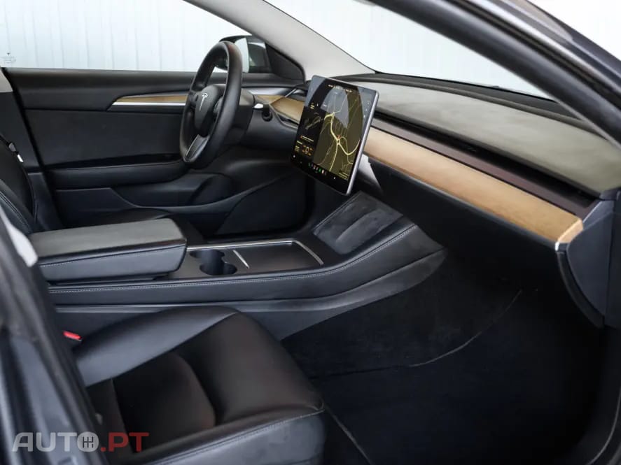 Tesla Model 3 Standard Range Plus RWD