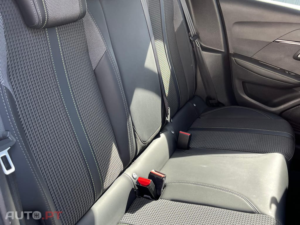 Peugeot 208 Puretech 1.2 GT