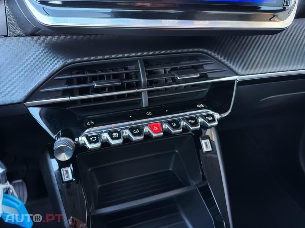 Peugeot 208 1.2 PureTech Active — fotografia 18