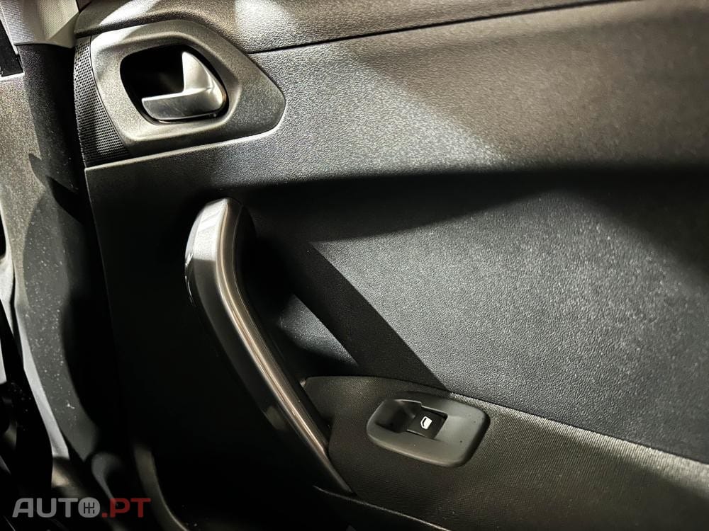 Peugeot 2008 1.2 PureTech Allure