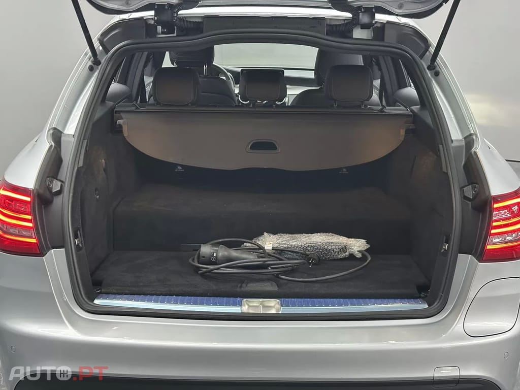 Mercedes-Benz C 300 e AMG Line