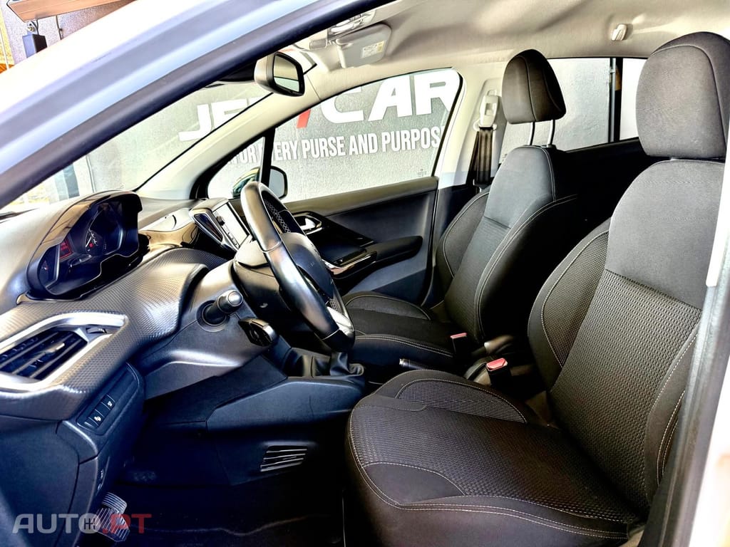 Peugeot 208 1.2 PureTech Tech Edition