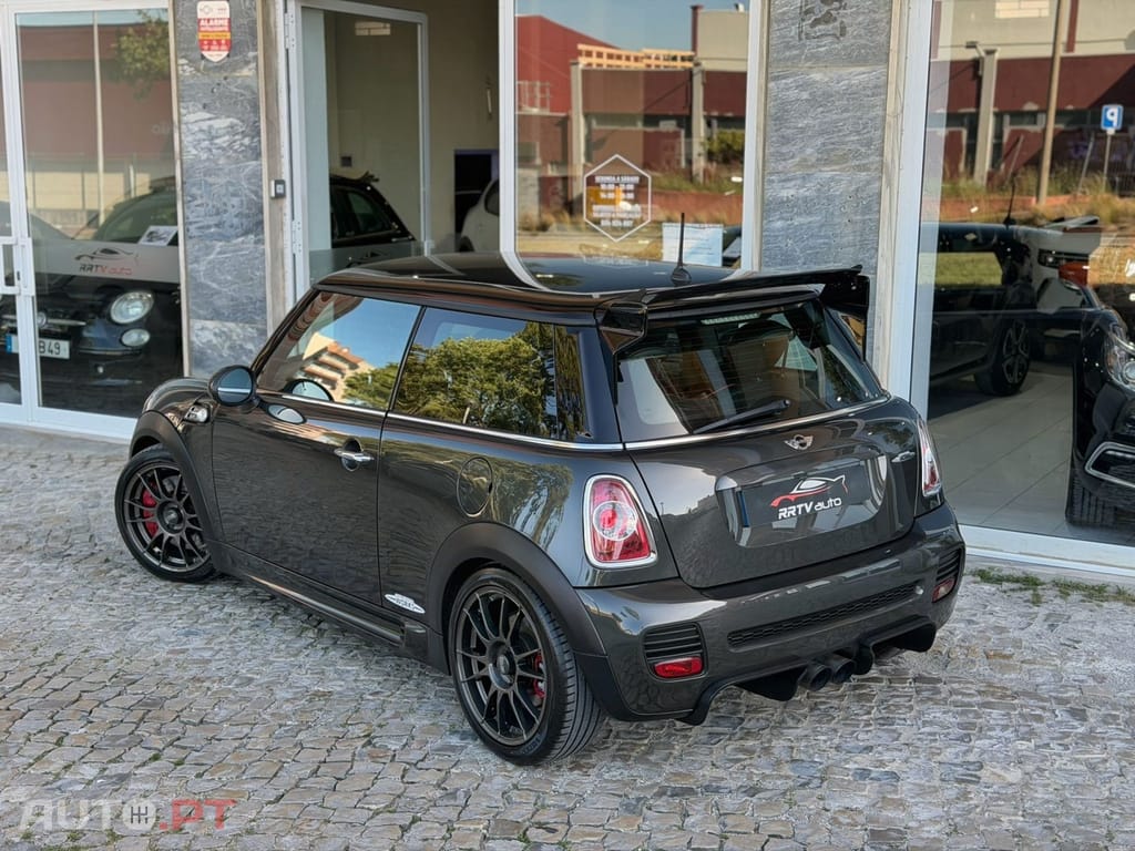 MINI Cooper John Cooper Works