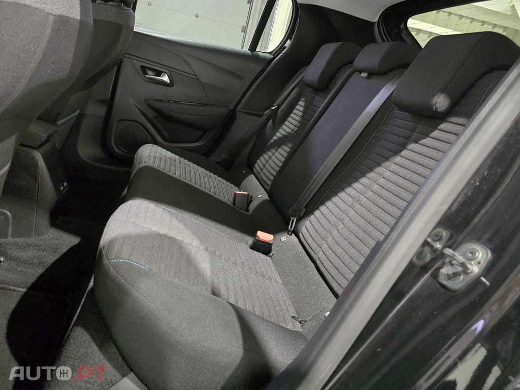 Peugeot E-208 50 kWh Style