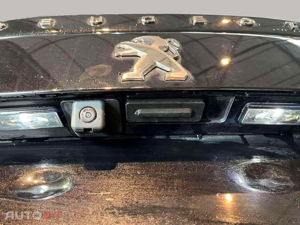 Peugeot E-2008 Active 