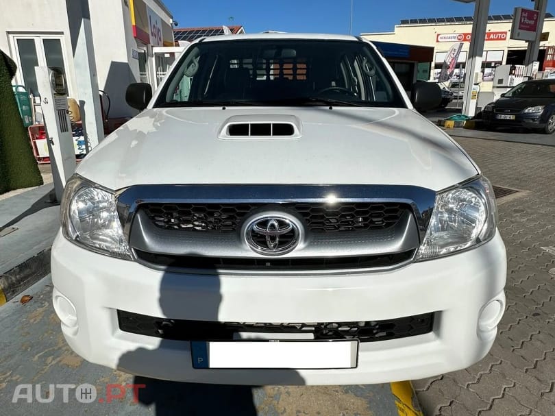 Toyota Hilux 2.5 D-4D 4WD CD AC