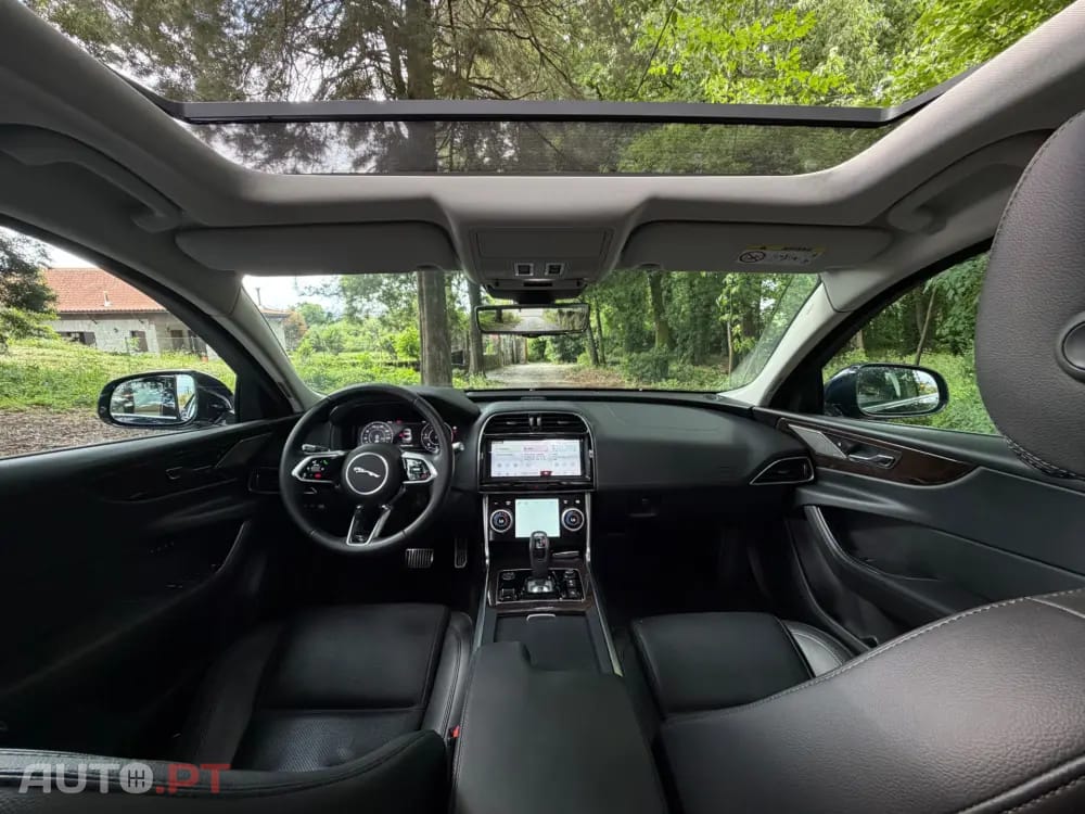 Jaguar XE 2.0 D R-Dynamic S