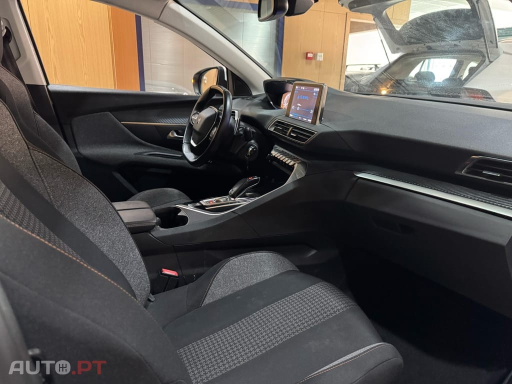 Peugeot 3008 1.5 BlueHDi Active Pack EAT8