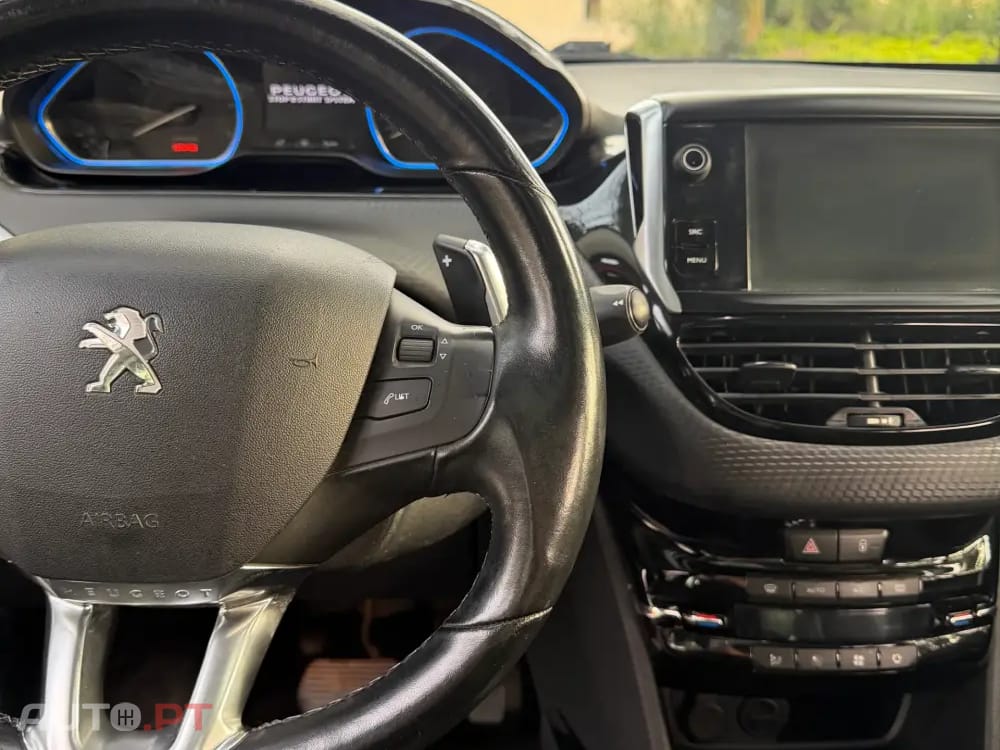 Peugeot 2008 1.2 PureTech Allure EAT6