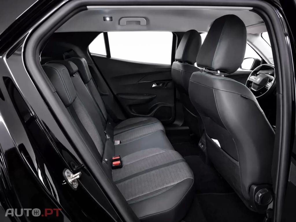 Peugeot E-2008 50 kWh Allure
