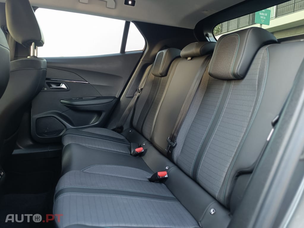Peugeot 2008 1.2 PureTech Allure Pack EAT8