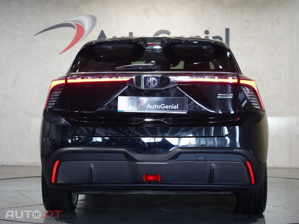 MG MG4 64 kWh Luxury