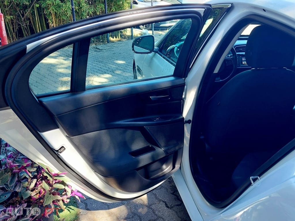 Jaguar XE 2.0 D Pure Aut.