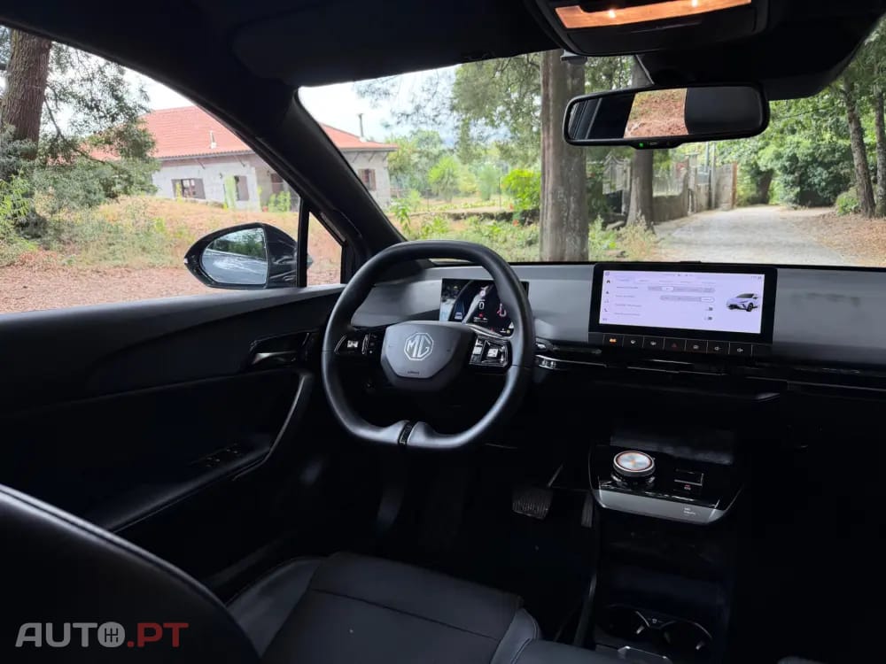 MG MG4 77 kWh Extended Range Luxury