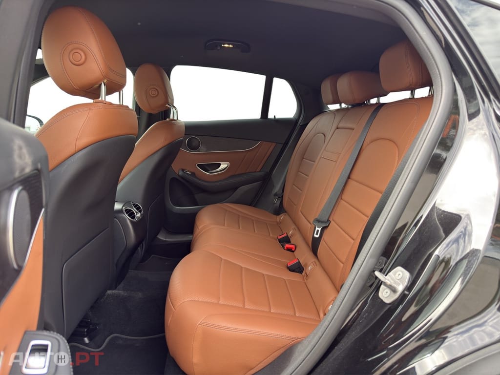 Mercedes-Benz GLC 300 Coupe de 4Matic 9G-TRONIC AMG Line