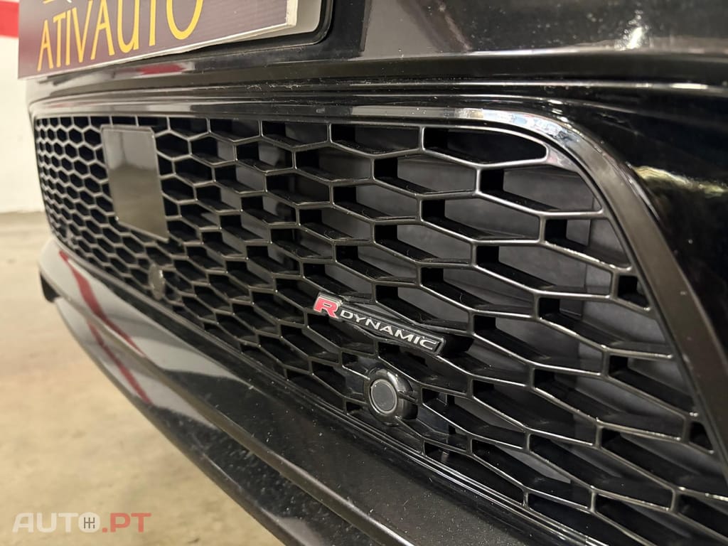 Land Rover Discovery Sport 2.0 D165 R-Dynamic