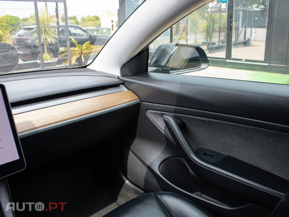 Tesla Model 3 Standard Range Plus RWD