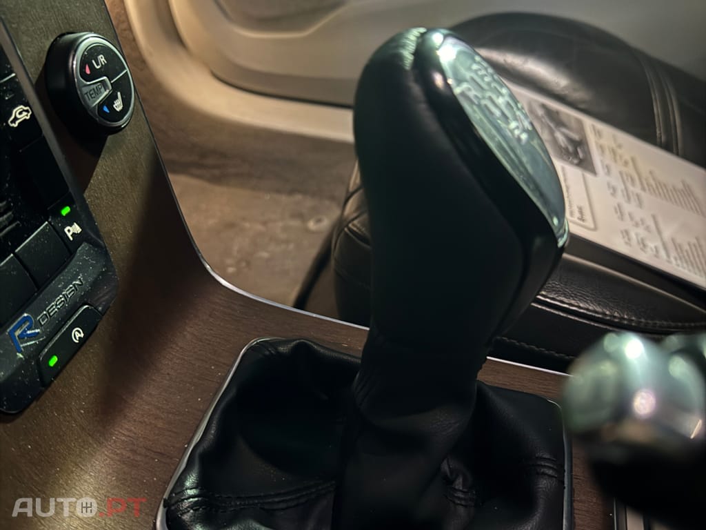 Volvo V40 1.6 D2 R-Design Momentum