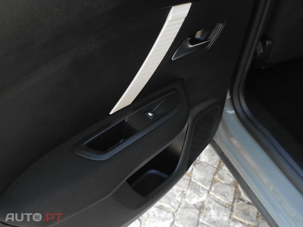 Citroen C4 1.2 Hybrid Plus e-DSC6