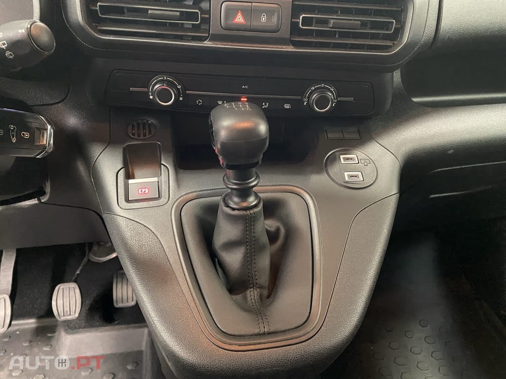 Opel Combo 1.5 CDTi Edition — fotografia 14