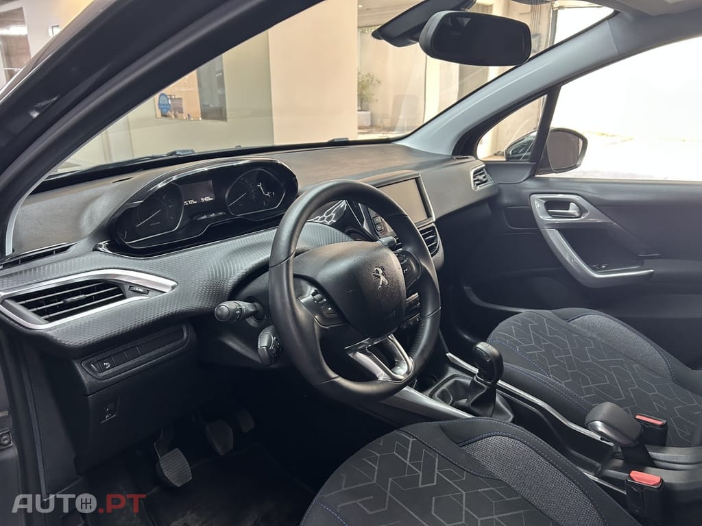 Peugeot 2008 1.2 PureTech Style
