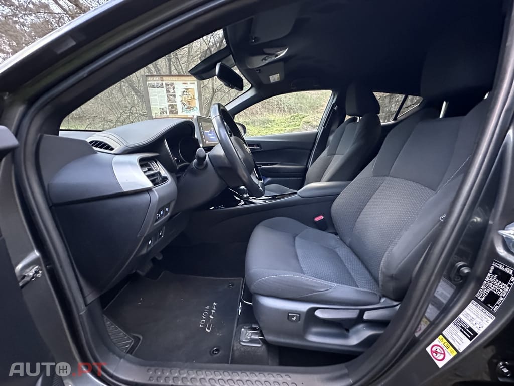 Toyota C-HR 1.8 Hybrid Lounge
