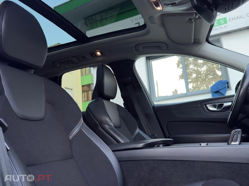 Volvo XC60 2.0 T6 PHEV R-Design AWD