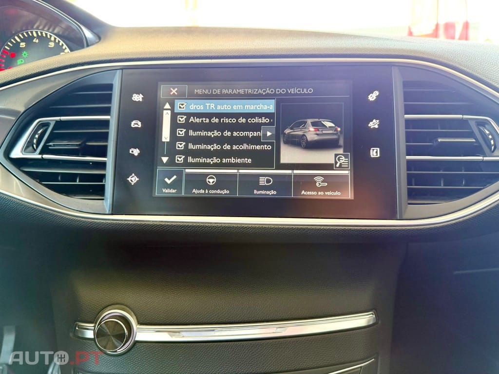 Peugeot 308 1.2 PureTech Allure Faróis Full LED