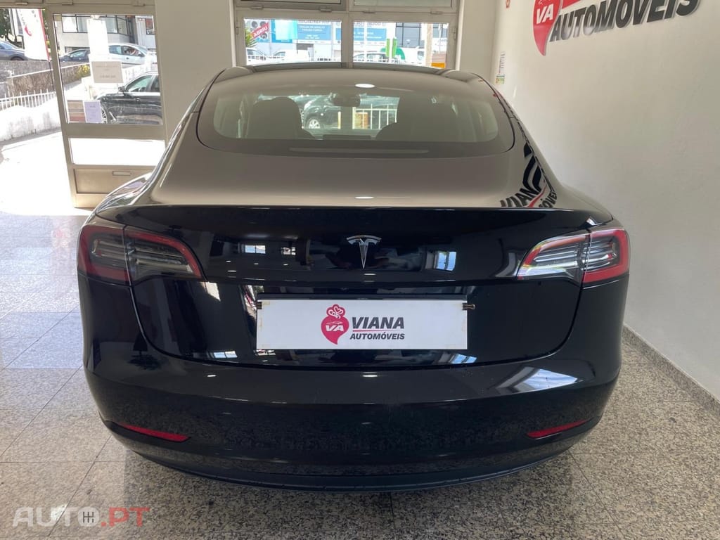 Tesla Model 3 Tração Traseira