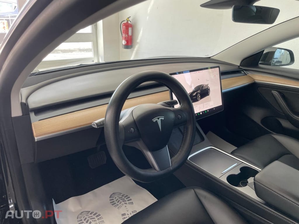 Tesla Model 3 Tração Traseira