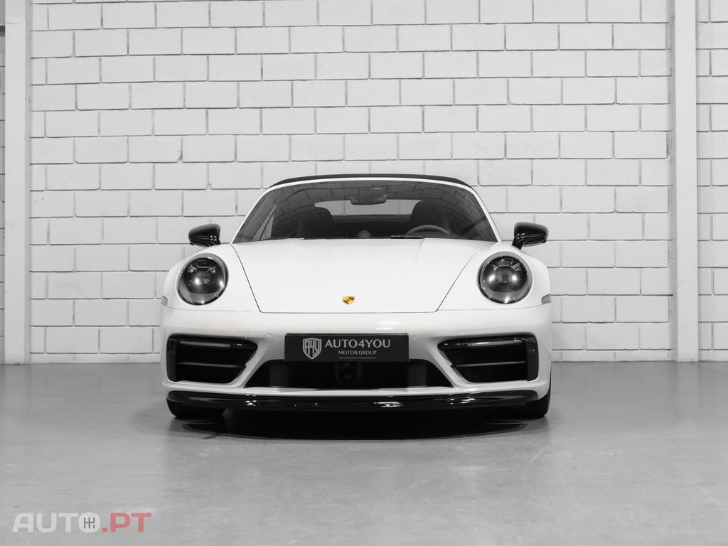 Porsche 992 Carrera 4 GTS PDK