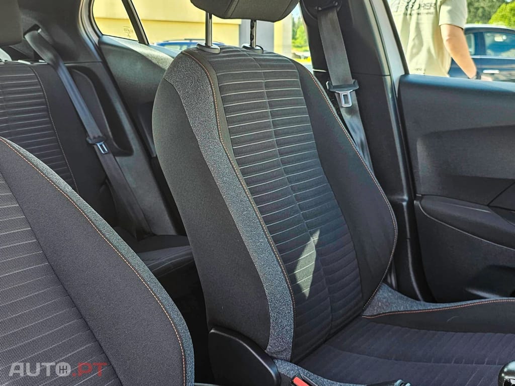 Peugeot 2008 1.2 PureTech Active Pack