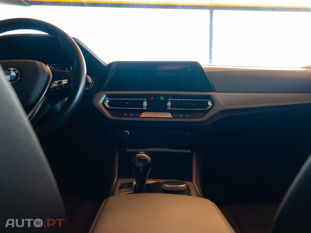 BMW 330 e Touring Corporate Edition Auto