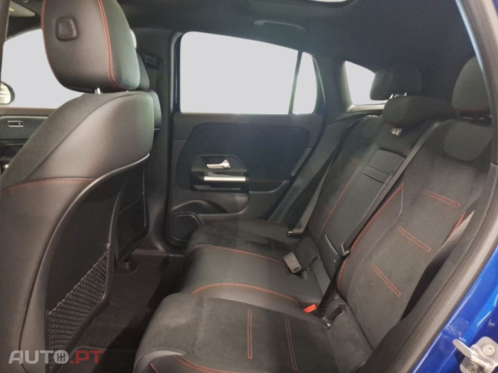 Mercedes-Benz EQA I.V.A DEDUTIVEL 300 4M AMG Advanced 