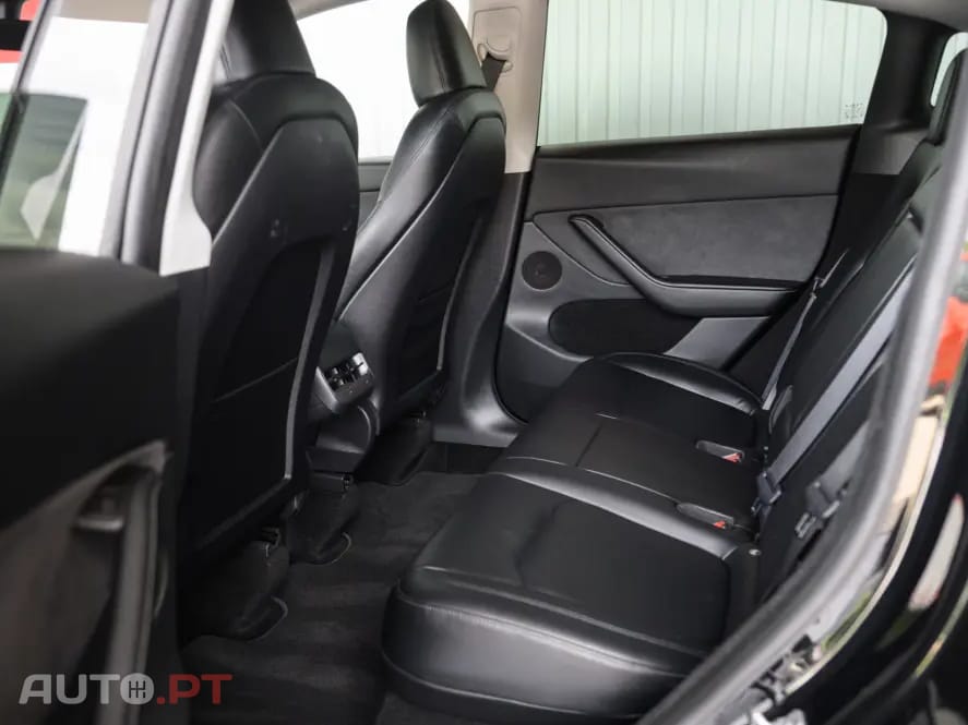 Tesla Model Y Long Range RWD