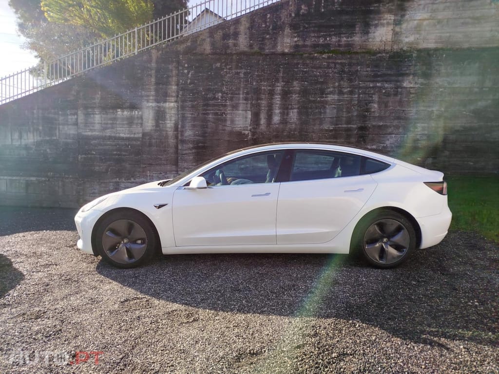 Tesla Model 3 Standard Range Plus RWD