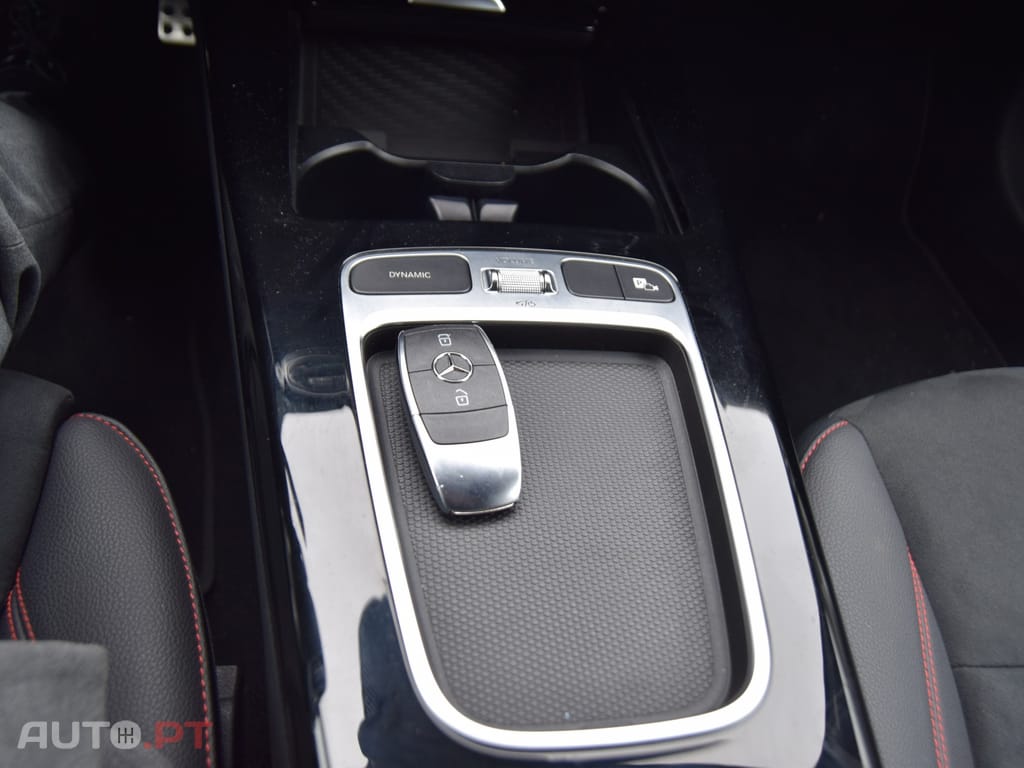 Mercedes-Benz A 250 e AMG Line