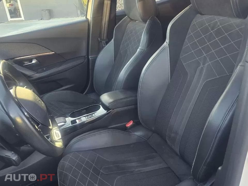 Peugeot E-2008 GT Pack
