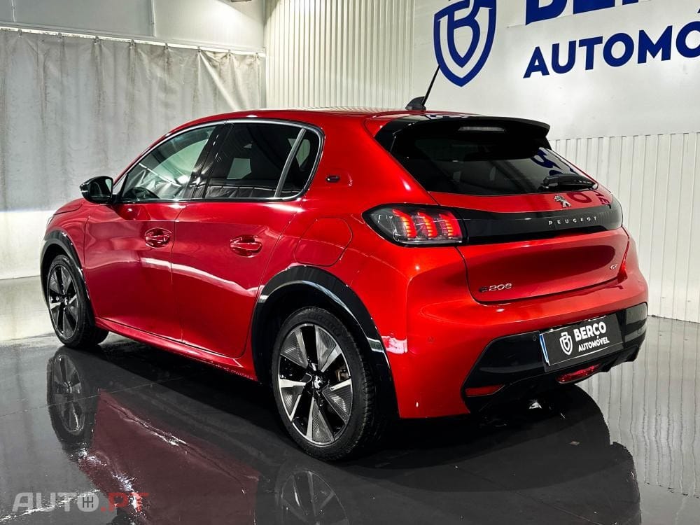 Peugeot E-208 50 kWh GT Pack