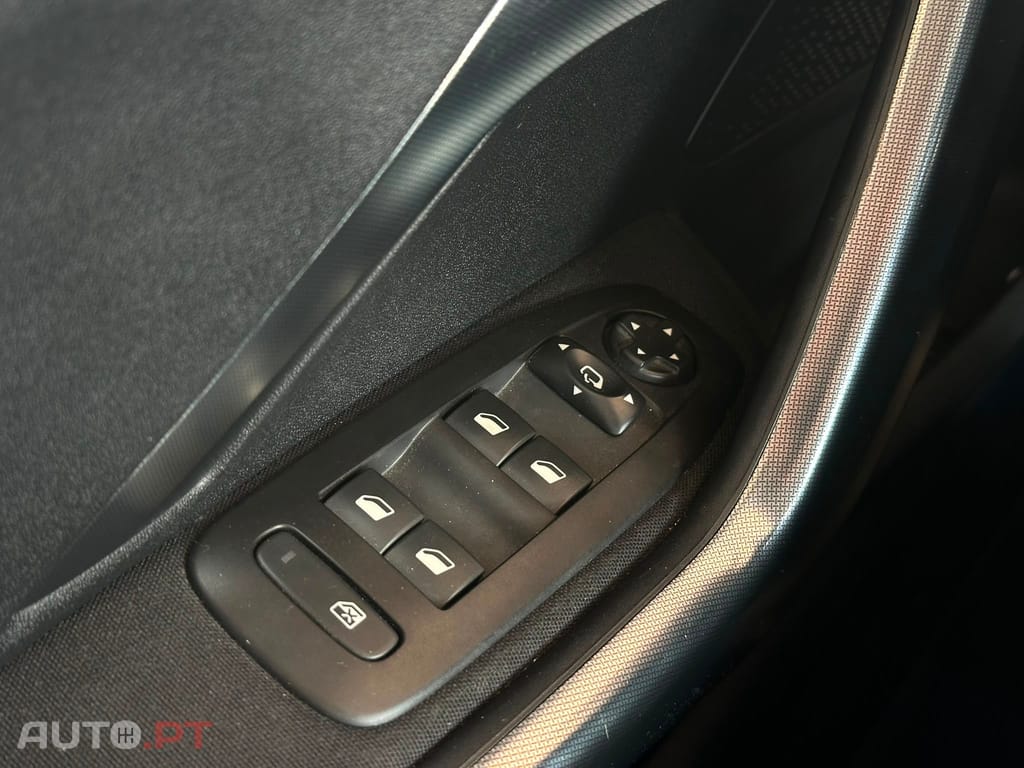 Peugeot 2008 1.2 PureTech Allure