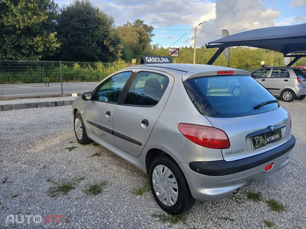Peugeot 206 1.1 Poucos Kms