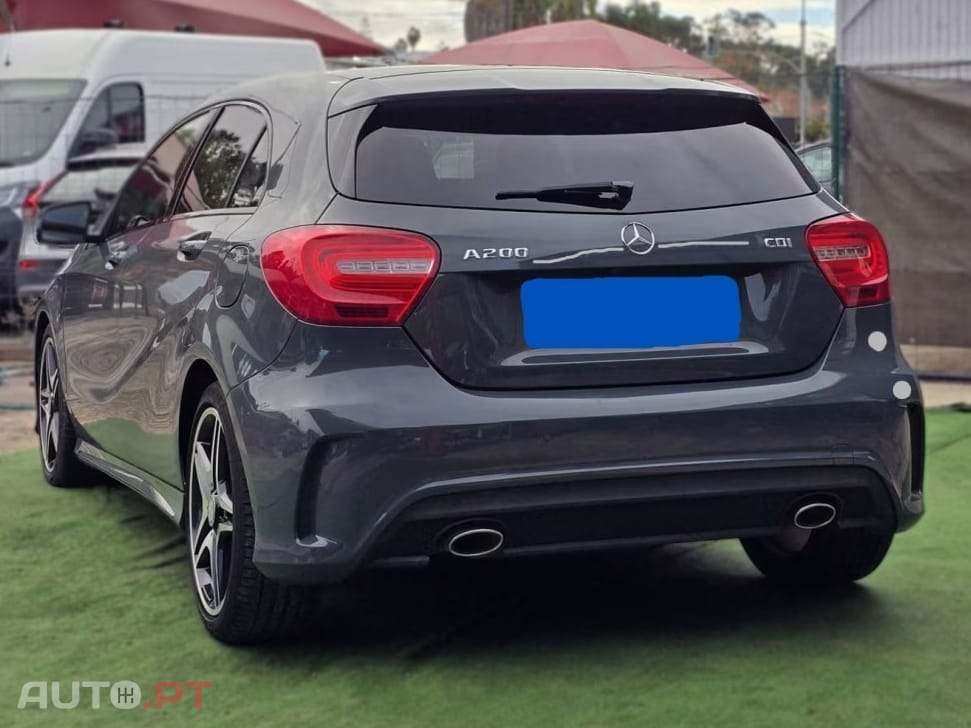 Mercedes-Benz A 200 d AMG LINE