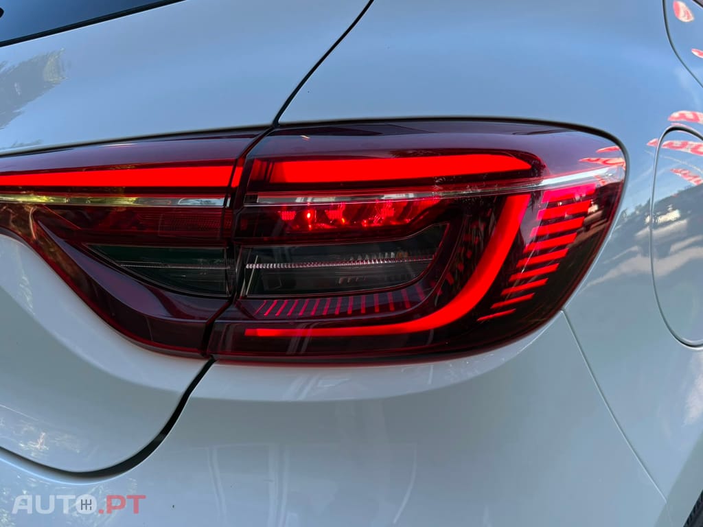 Renault Clio 𝙑 𝟭.𝟬 𝙏𝘾𝙚 𝙀𝙫𝙤𝙡𝙪𝙩𝙞𝙤𝙣 𝘽𝙞-𝙁𝙪𝙚𝙡