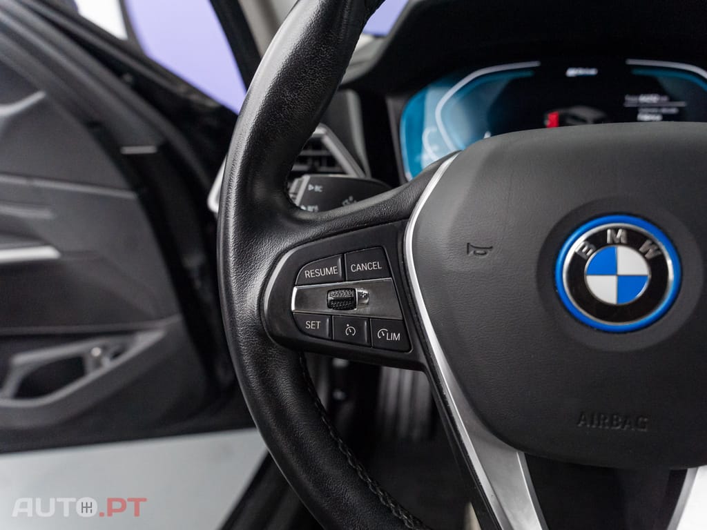 BMW 330 e Auto