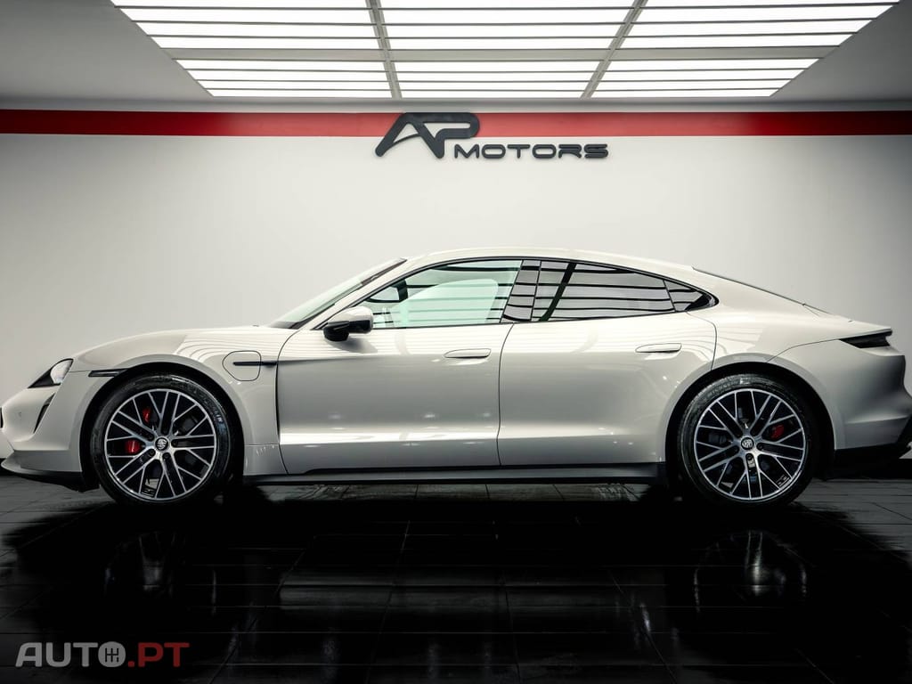 Porsche Taycan 4S bateria Performance Plus
