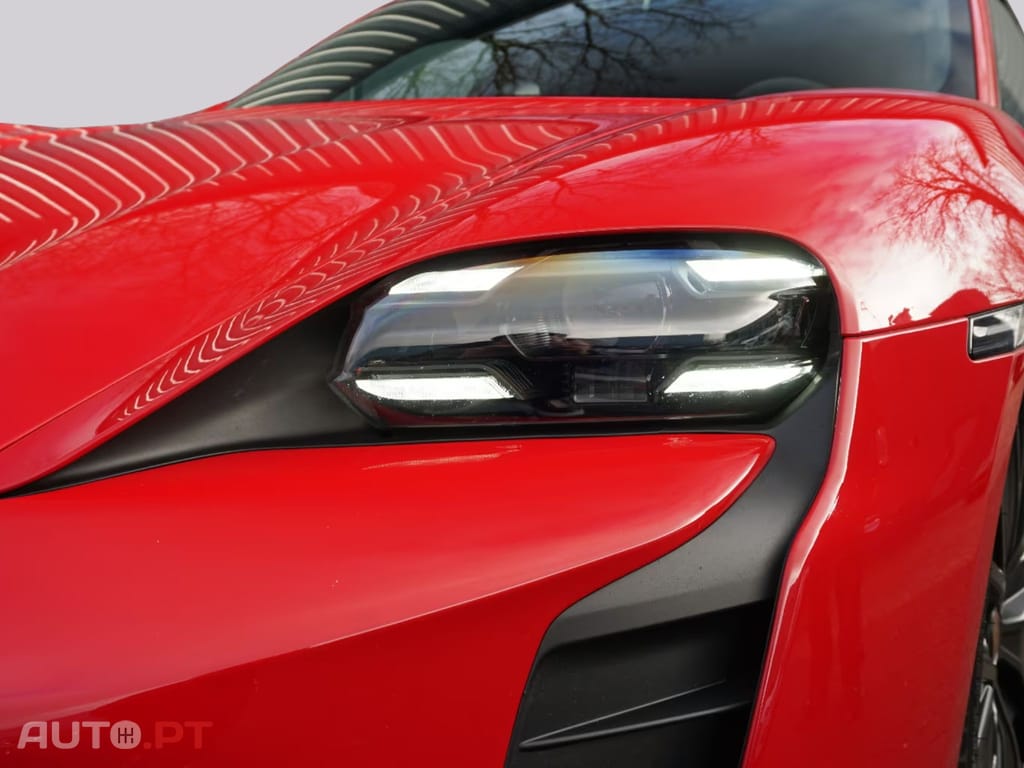 Porsche Taycan GTS I.V.A DEDUTIVEL 