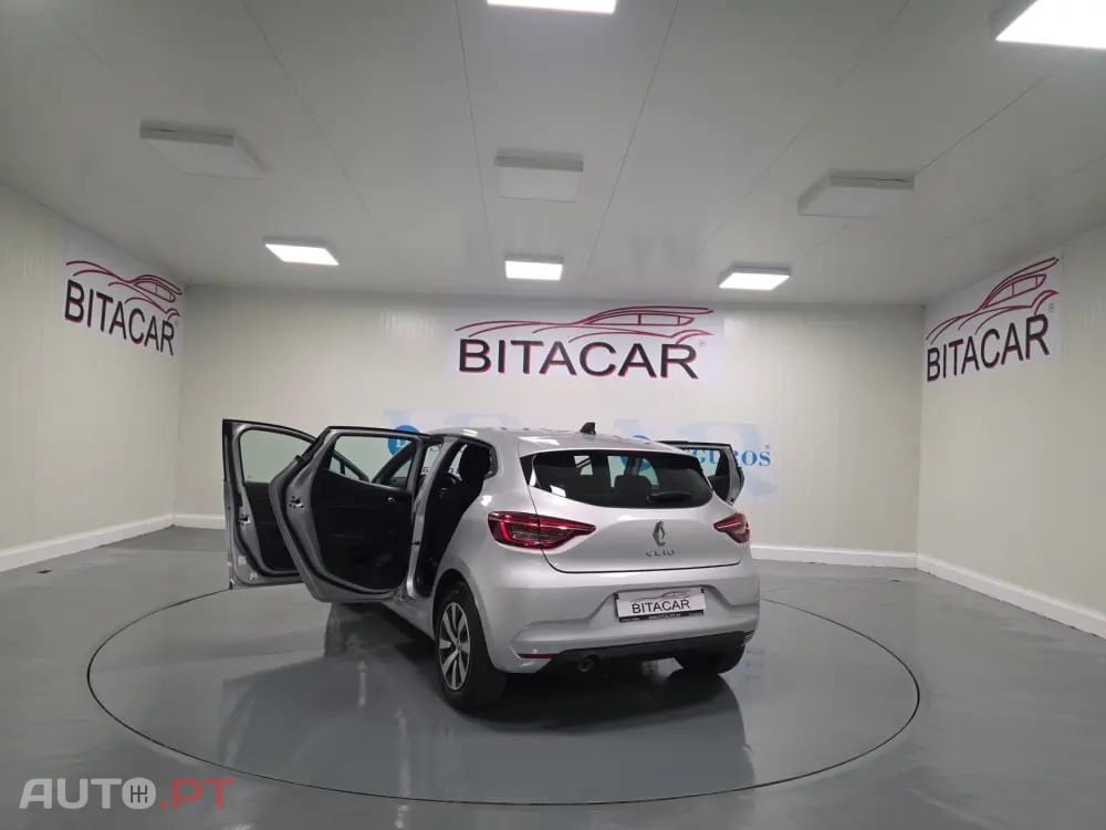 Renault Clio 1.0 TCe Evolution — fotografia 47