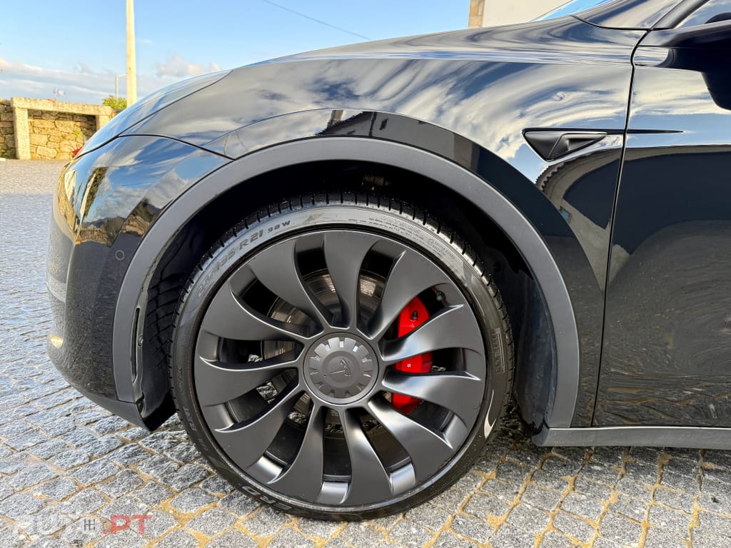 Tesla Model Y Performance Dual Motor AWD