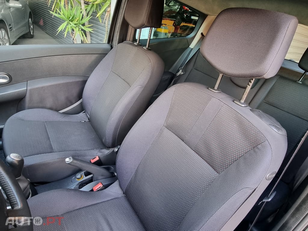 Renault Clio 1.2 16V Confort