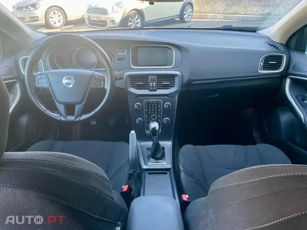 Volvo V40 Cross Country 1.6 D2 Momentum